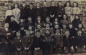Plant Ysgol Rhiw=4.jpg (175348 bytes)