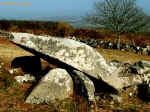 Cromlech_fach_tan_muria.JPG (128867 bytes)